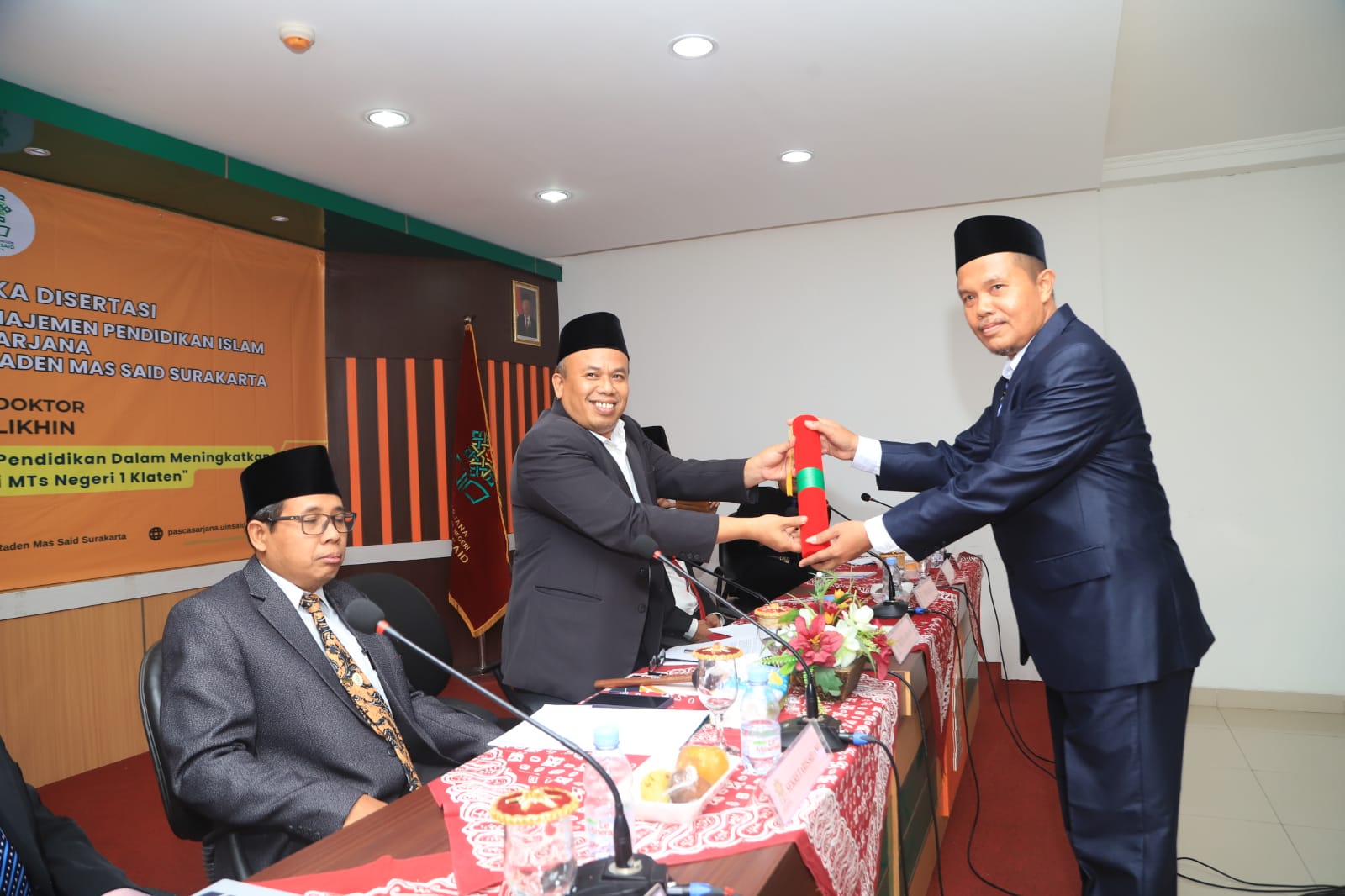 Dr. Anif Sholikhin, Kepala Kantor Kemenag Kabupaten Klaten Raih Gelar Doktor ke - 57 UIN Raden Mas Said Surakarta