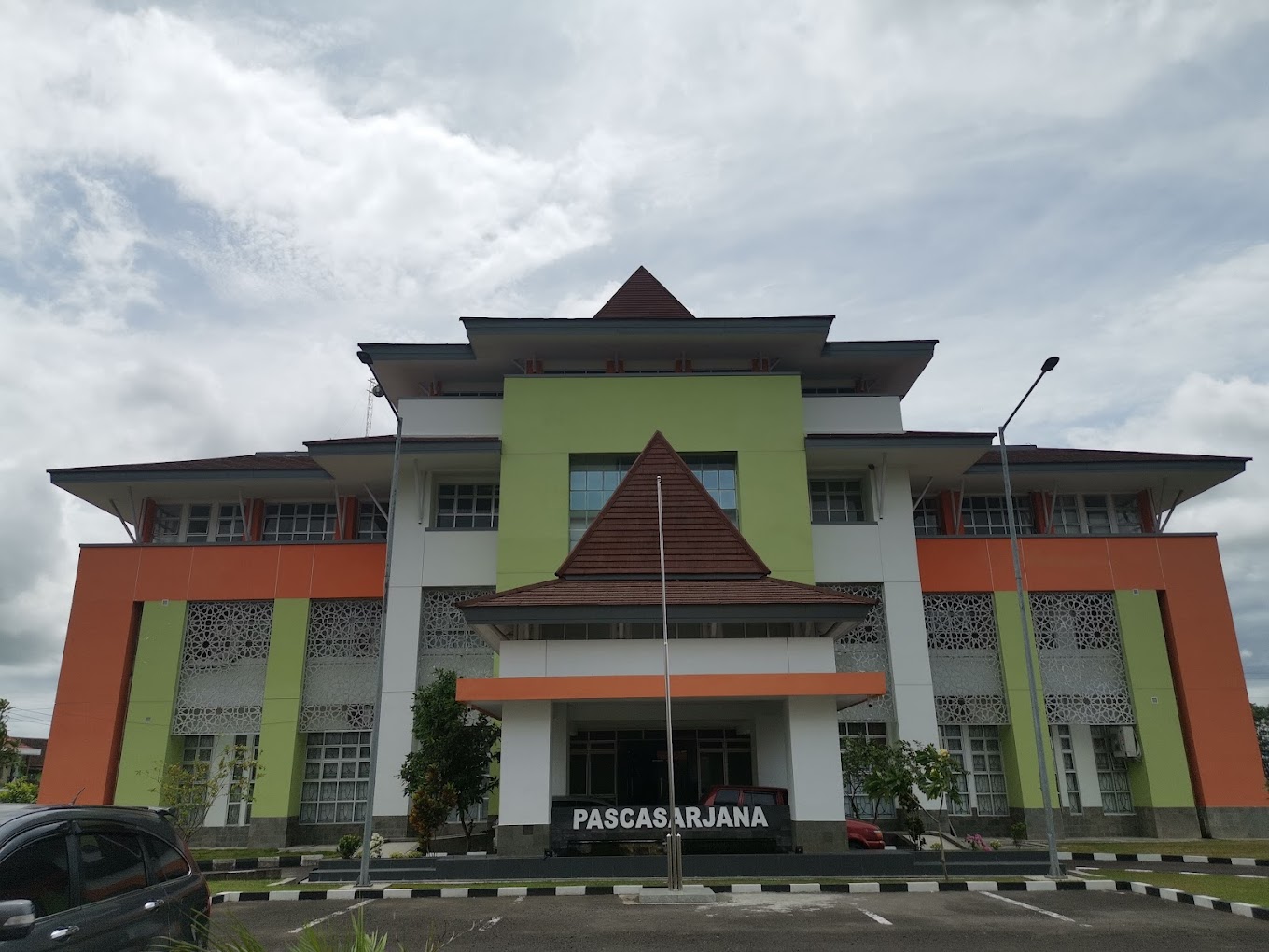 SK Rektor No 05 Tahun 2025 tentang Pembimbing Penulisan Tesis S2 HES Semester Genap TA 2024/2025